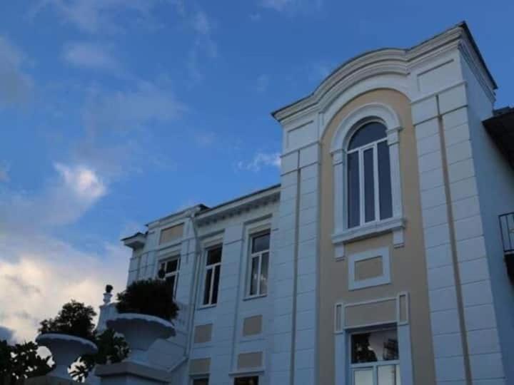 Бутик-Отель Белый Дом Балерины Sukhumi Eksteriør bilde